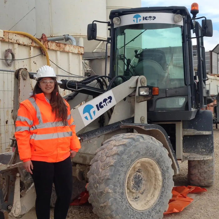 Wheel loader with front bucket attachment featured in Master Infrastrutture di I.CO.P.